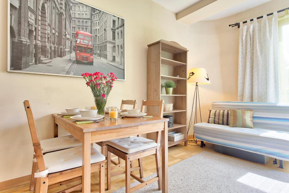 Tyzenhauz Lobzowska Street Apartment Krakau